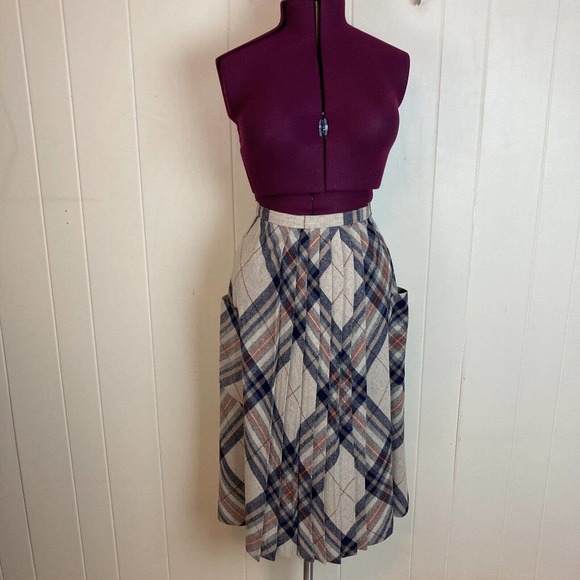 Vintage Dresses & Skirts - Vintage Pleated Plaid Skirt Small 70s 80s Light Academia Preppy Uniform
